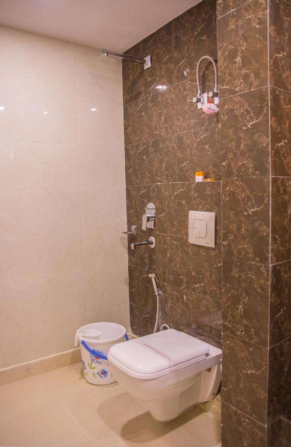 Hotel Pawan Plaza Near Sir Ganga Ram Hospital Delhi  Luaran gambar