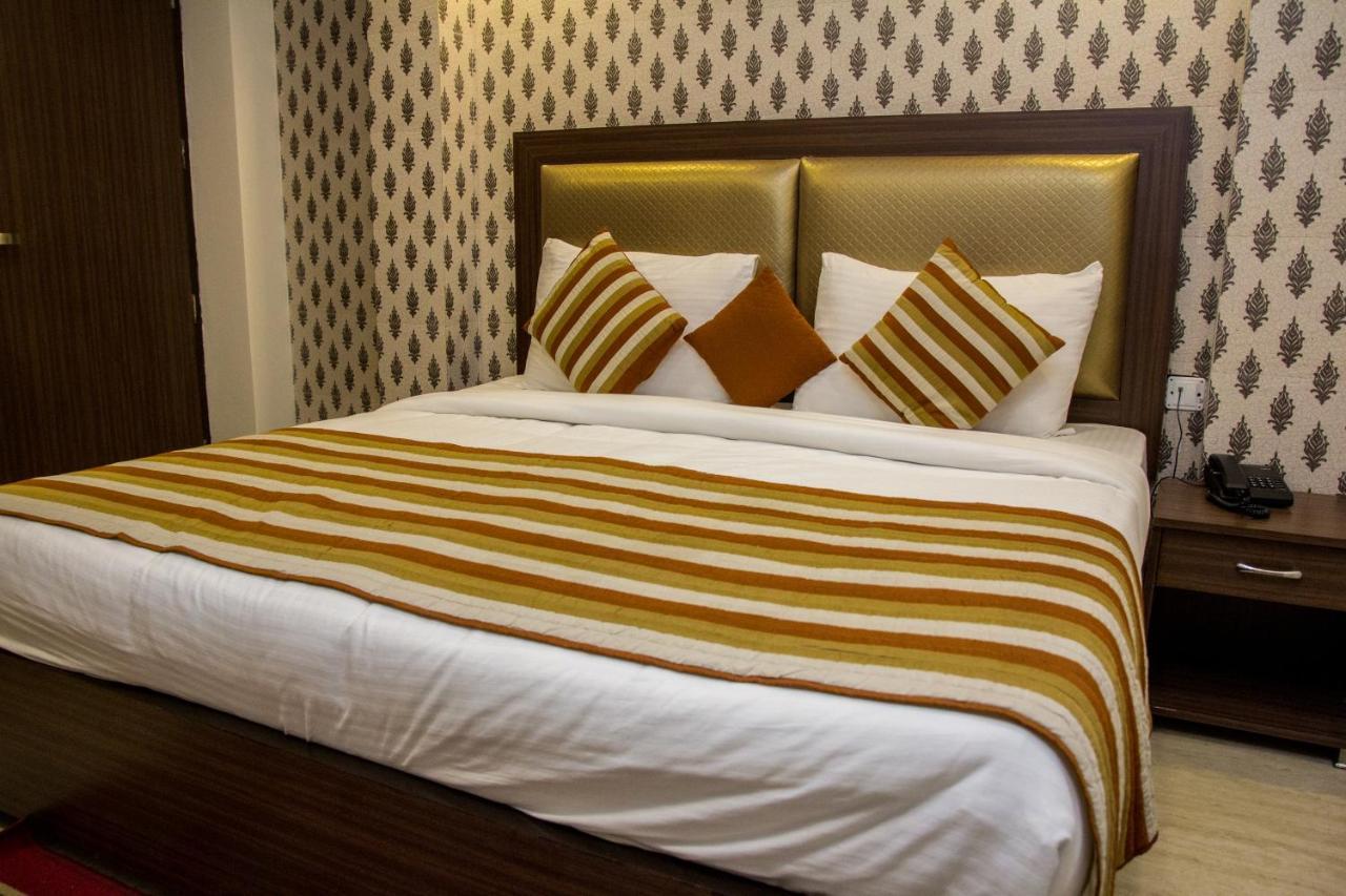 Hotel Pawan Plaza Near Sir Ganga Ram Hospital Delhi  Luaran gambar