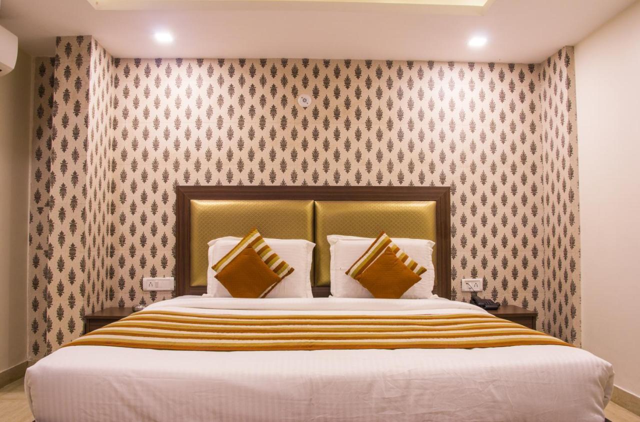Hotel Pawan Plaza Near Sir Ganga Ram Hospital Delhi  Luaran gambar