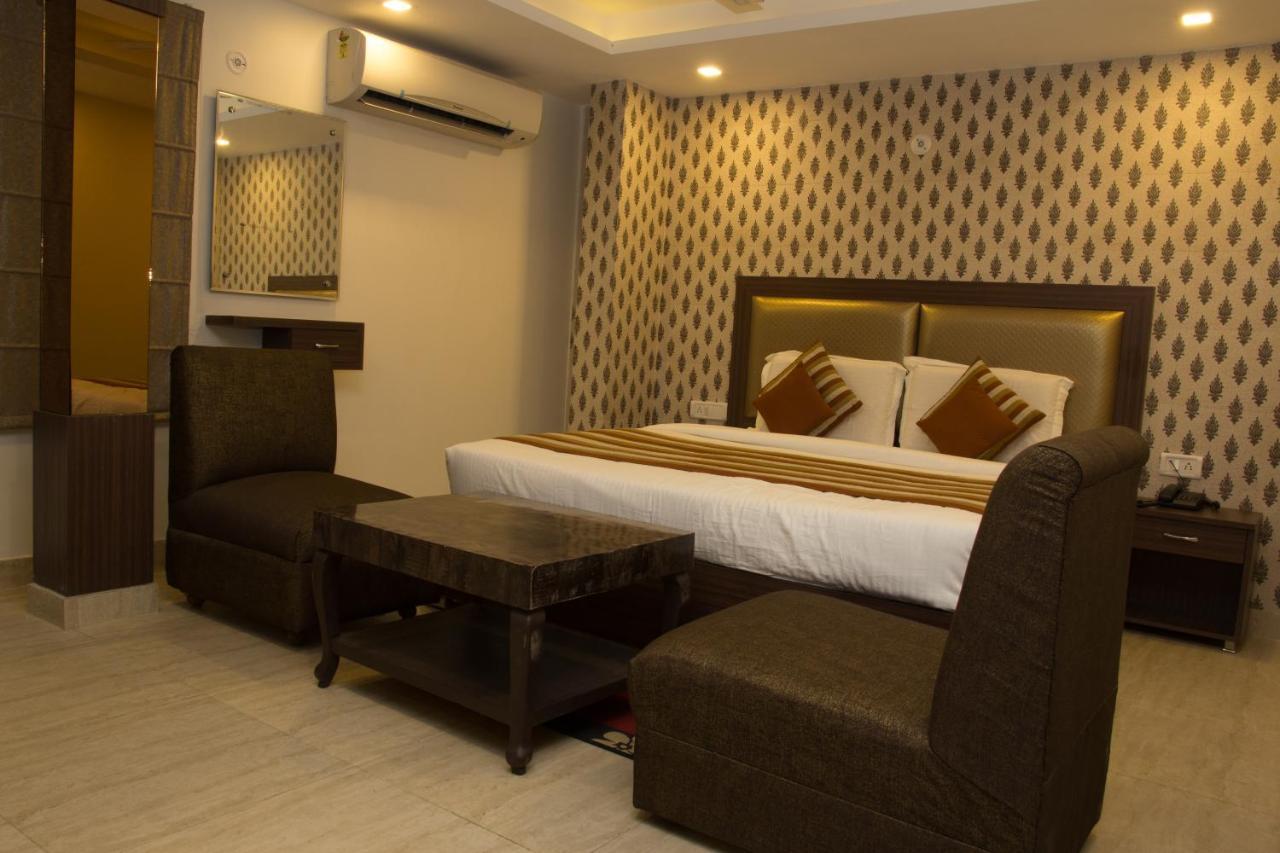 Hotel Pawan Plaza Near Sir Ganga Ram Hospital Delhi  Luaran gambar