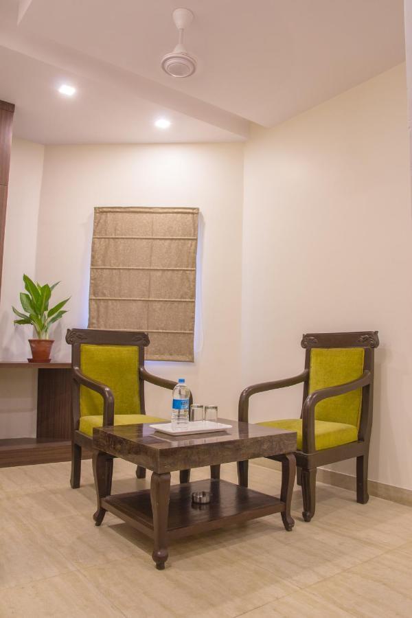 Hotel Pawan Plaza Near Sir Ganga Ram Hospital Delhi  Luaran gambar