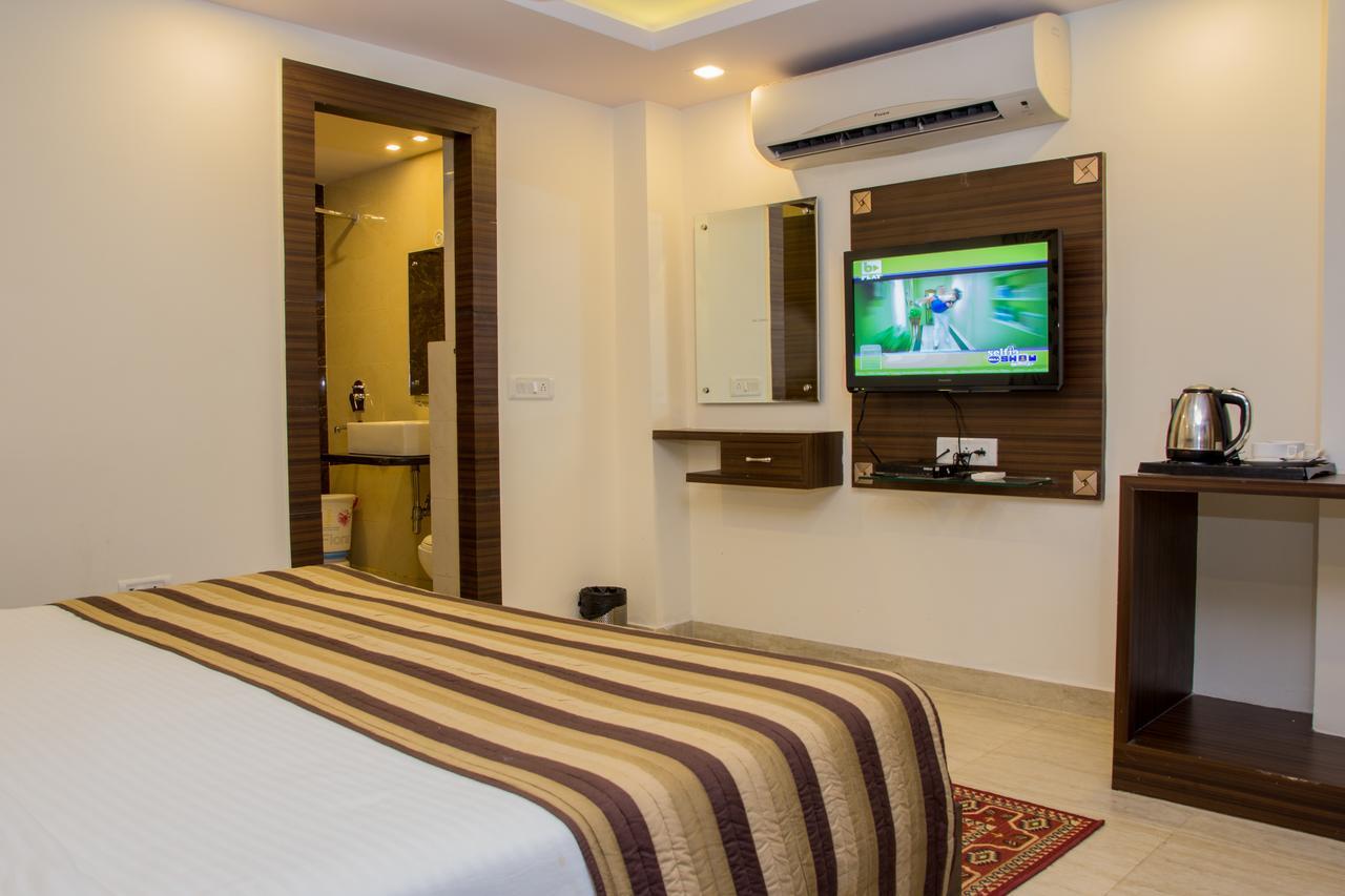 Hotel Pawan Plaza Near Sir Ganga Ram Hospital Delhi  Luaran gambar