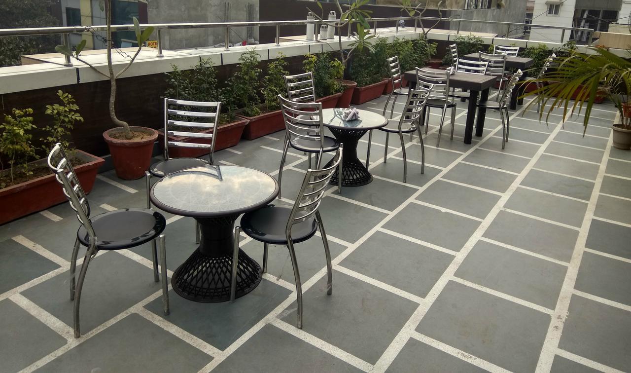 Hotel Pawan Plaza Near Sir Ganga Ram Hospital Delhi  Luaran gambar