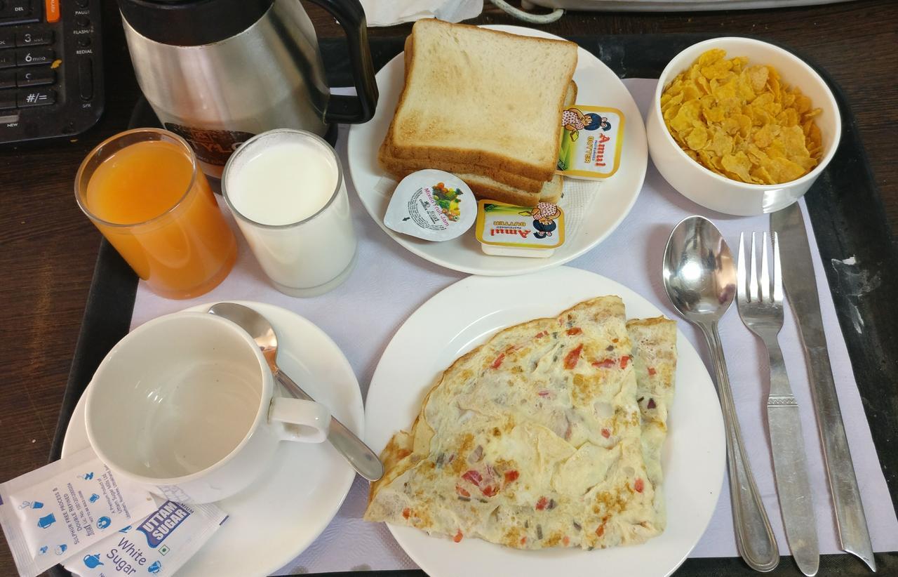 Hotel Pawan Plaza Near Sir Ganga Ram Hospital Delhi  Luaran gambar