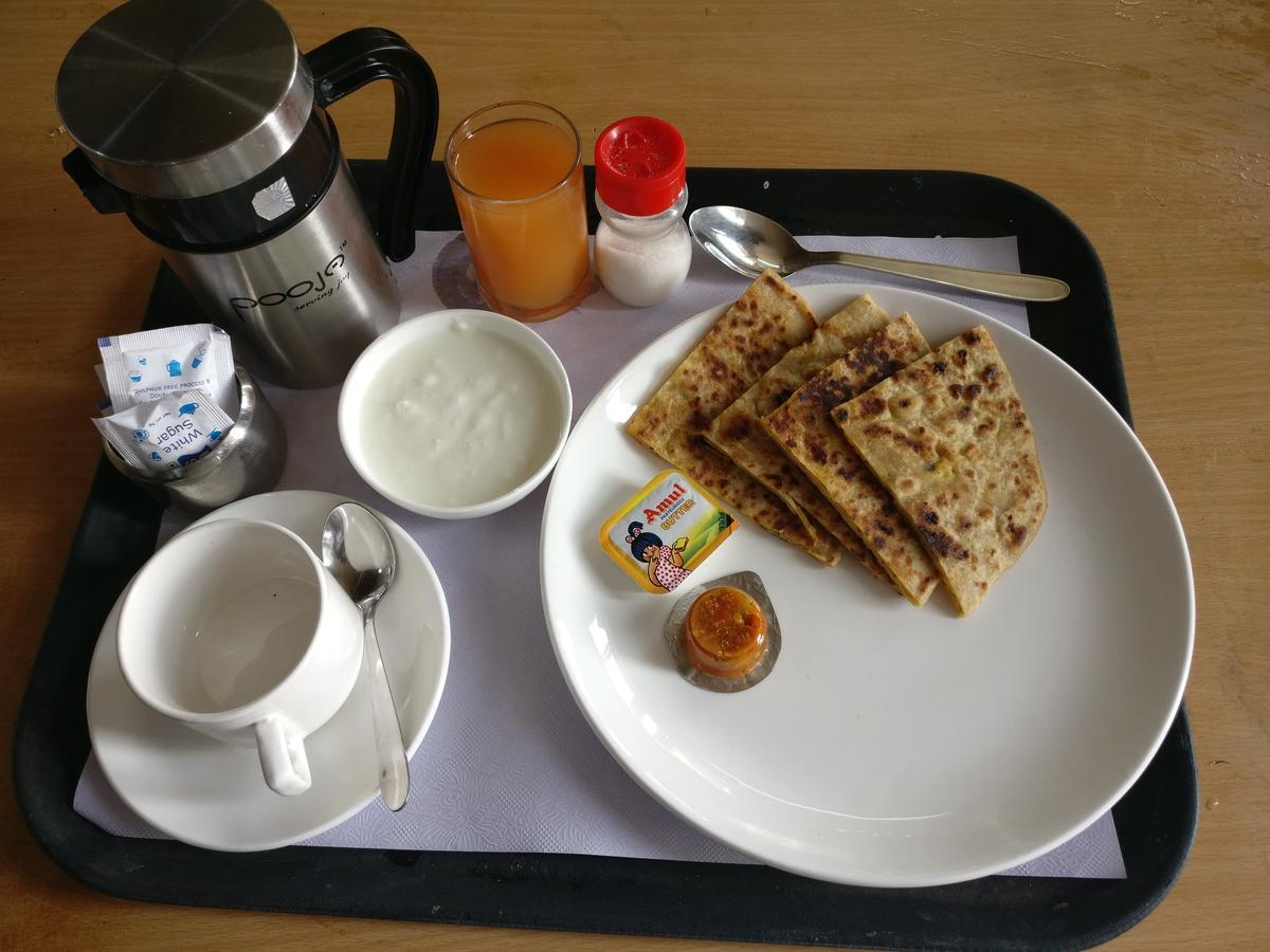Hotel Pawan Plaza Near Sir Ganga Ram Hospital Delhi  Luaran gambar