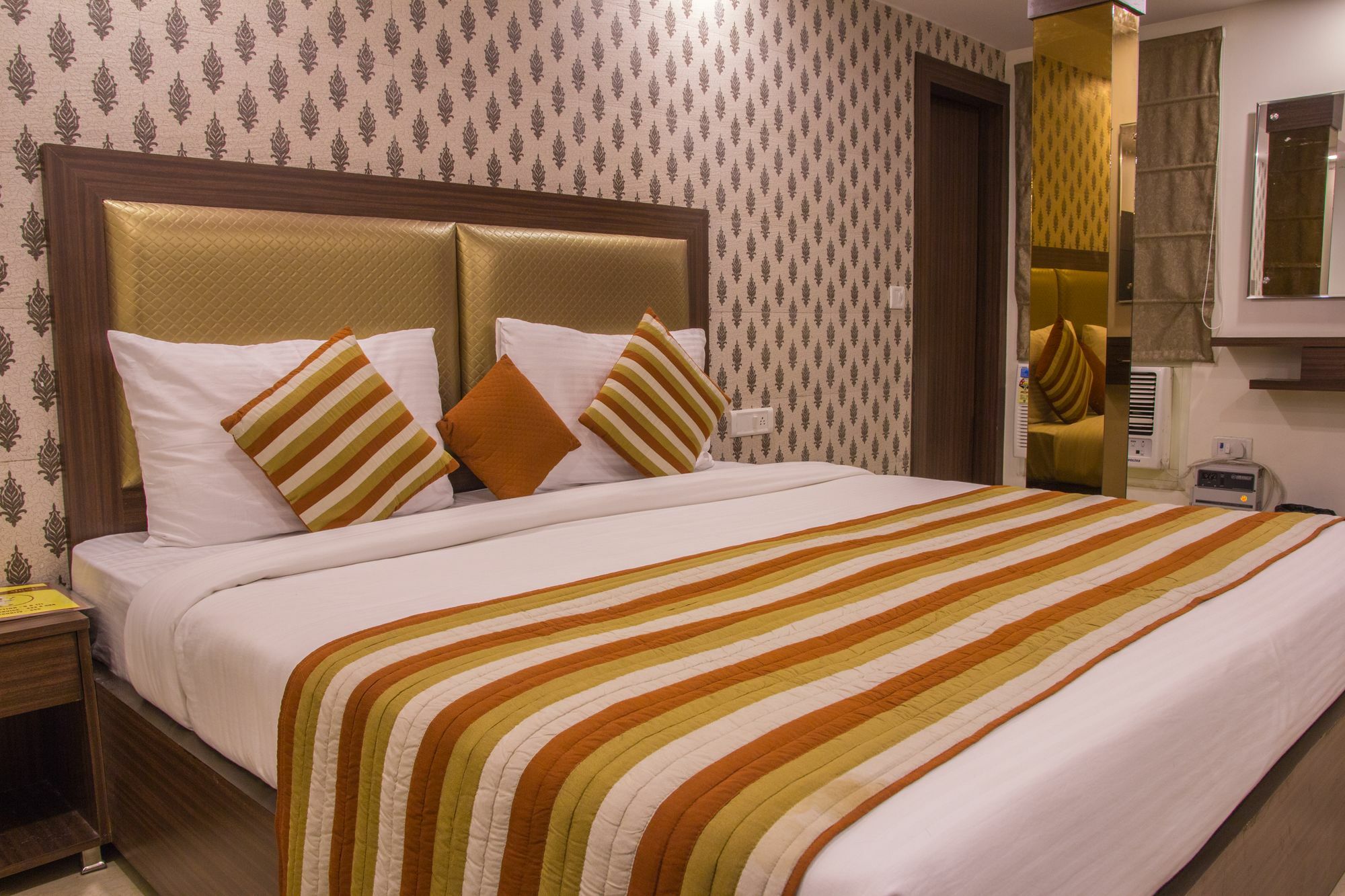 Hotel Pawan Plaza Near Sir Ganga Ram Hospital Delhi  Luaran gambar